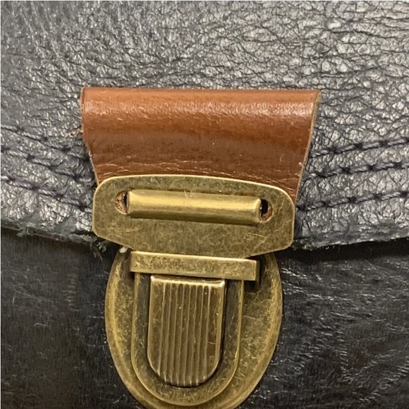 LORIANO TOLIANI Black Hand Crafted Leather Messenger Bag - Picture 13 of 16